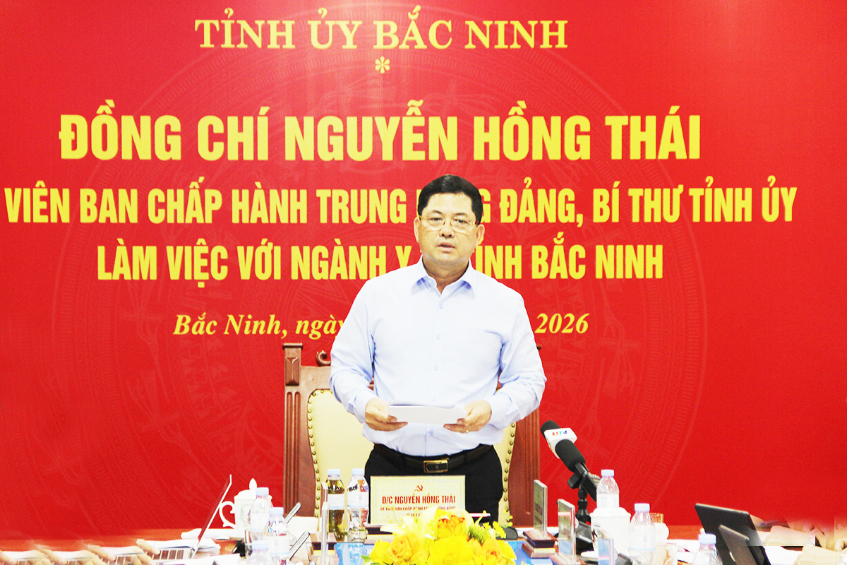 Bí thư Tỉnh ủy Nguyễn Hồng Thái làm việc với ngành Y tế về định hướng phát triển hệ thống y tế chuyên sâu, hiện đại