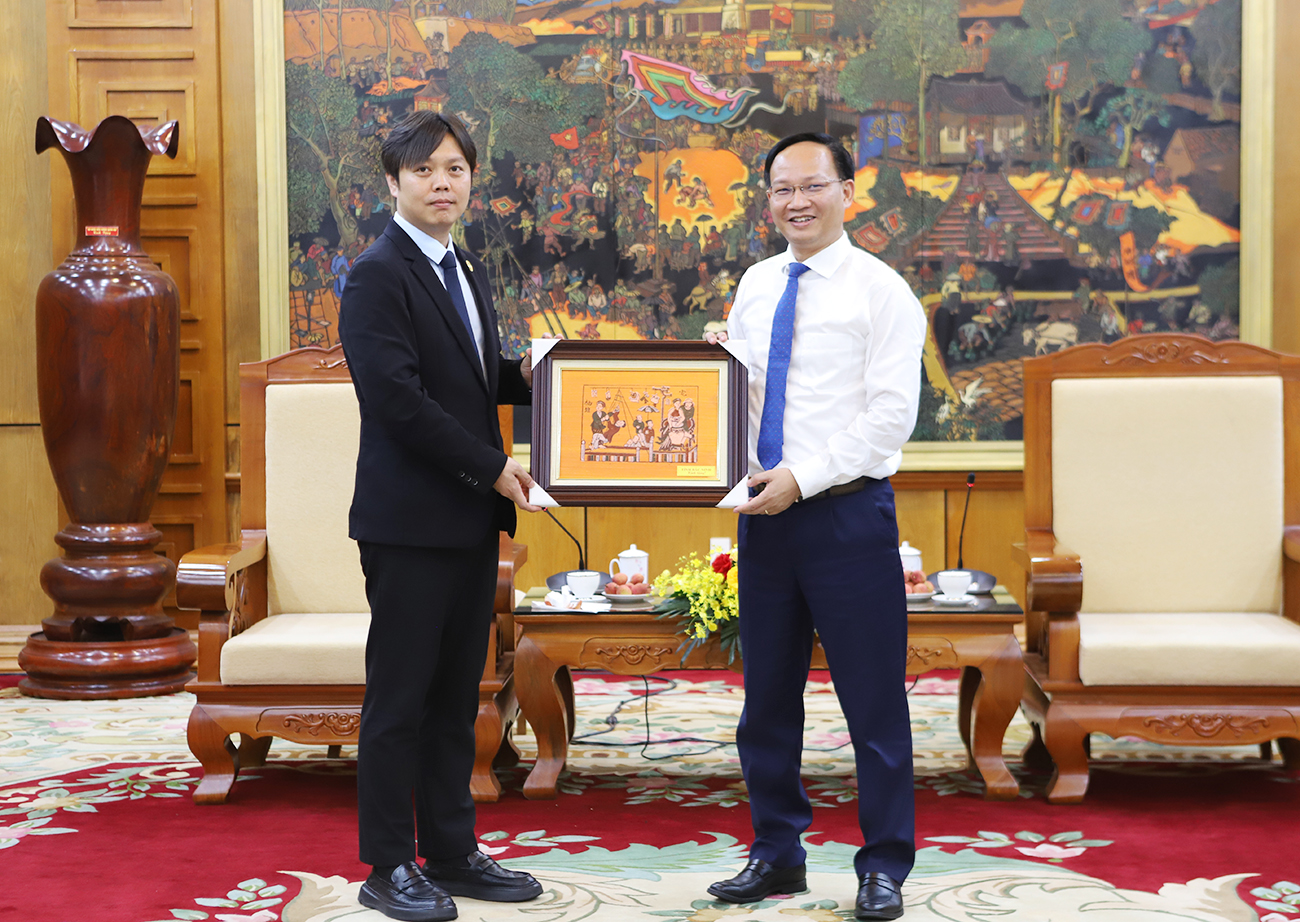 Phó Chủ tịch UBND tỉnh Phạm Văn Thịnh tiếp xã giao Đoàn công tác của Ủy ban ngành Thương mại - Hội đồng Xúc tiến thương mại Quốc tế Trung Quốc